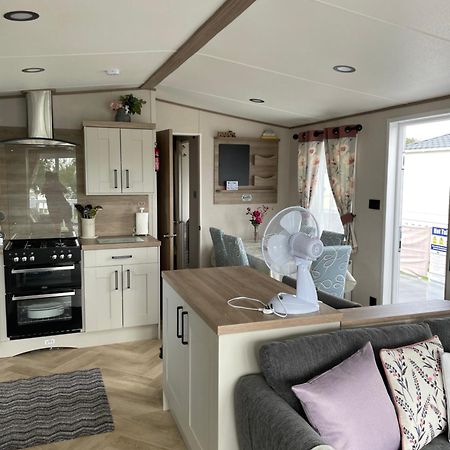 Ellis Retreats At Tattershall Lakes Lincoln Esterno foto